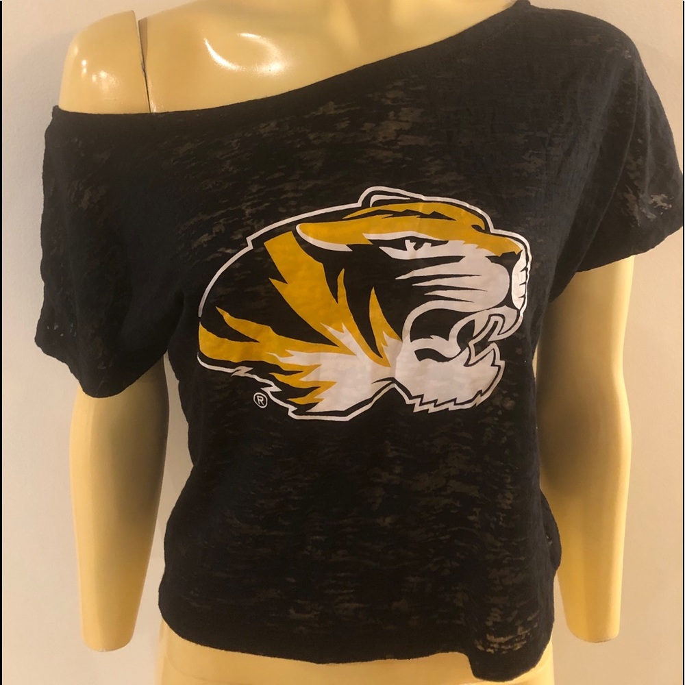 Mizzou women’s off the shoulder top.